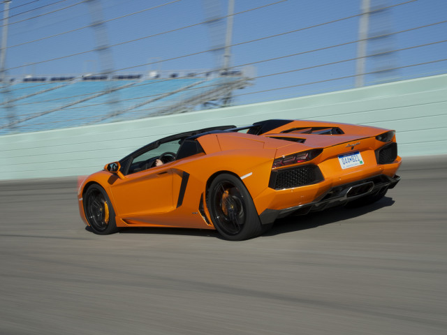 Lamborghini Aventador LP 700-4 Roadster фото