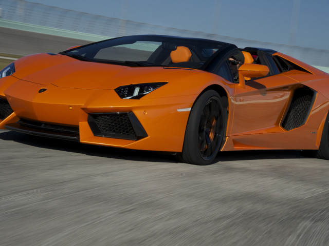 Lamborghini Aventador LP 700-4 Roadster фото