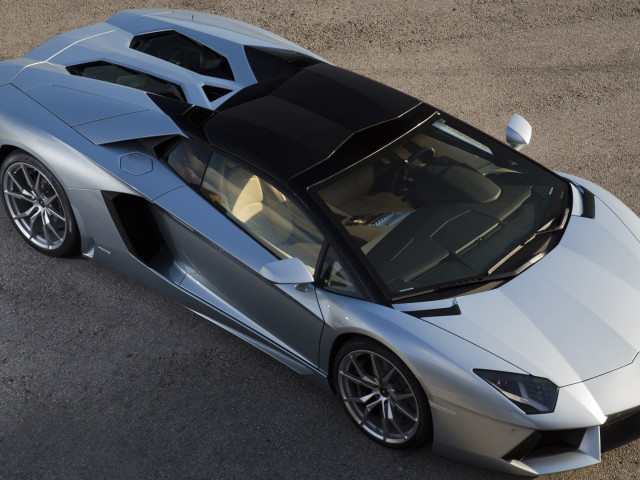 Lamborghini Aventador LP 700-4 Roadster фото