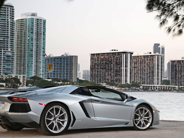 Lamborghini Aventador LP 700-4 Roadster фото