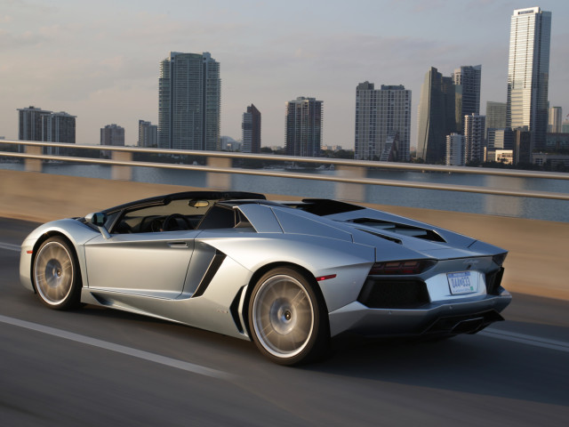 Lamborghini Aventador LP 700-4 Roadster фото