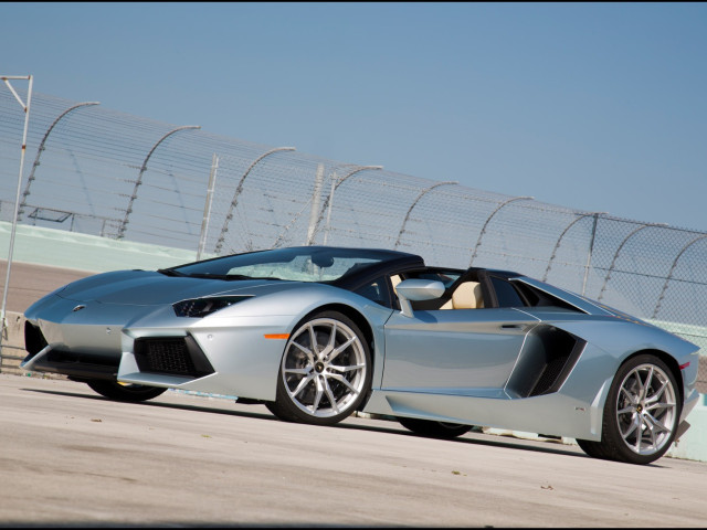 Lamborghini Aventador LP 700-4 Roadster фото