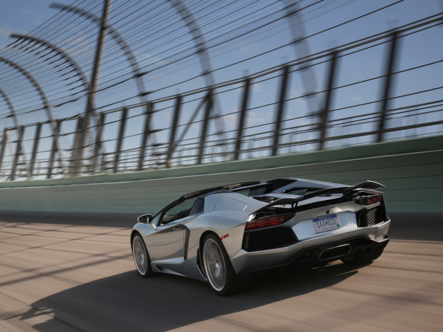 Lamborghini Aventador LP 700-4 Roadster фото