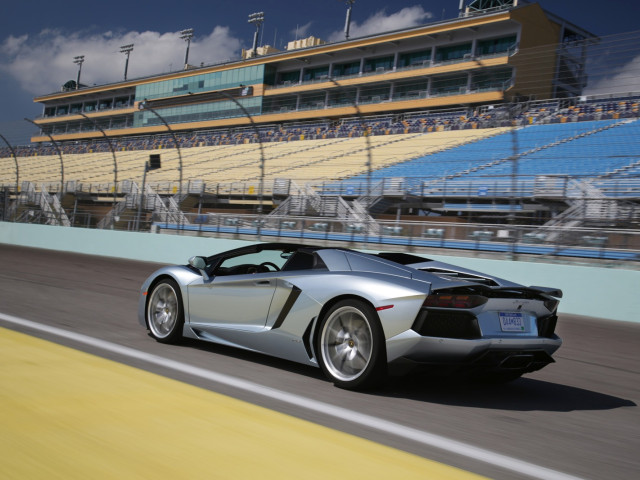 Lamborghini Aventador LP 700-4 Roadster фото