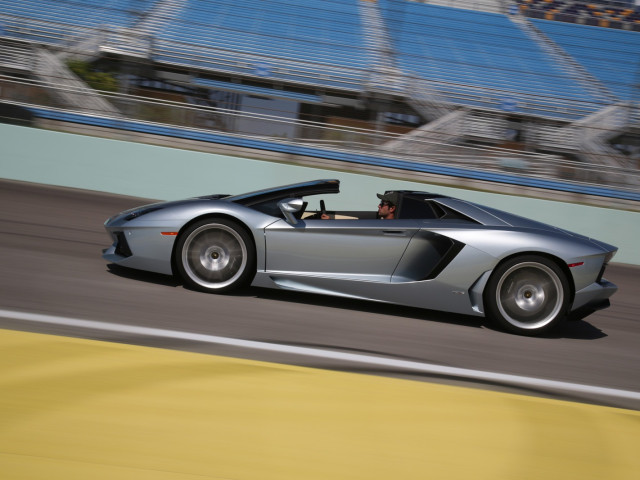 Lamborghini Aventador LP 700-4 Roadster фото