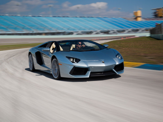 Lamborghini Aventador LP 700-4 Roadster фото