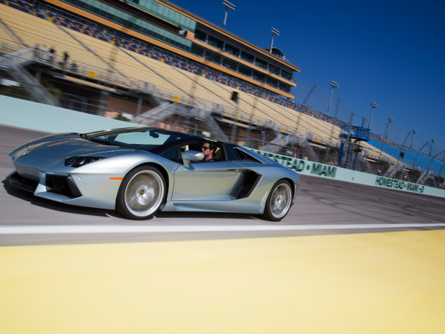 Lamborghini Aventador LP 700-4 Roadster фото