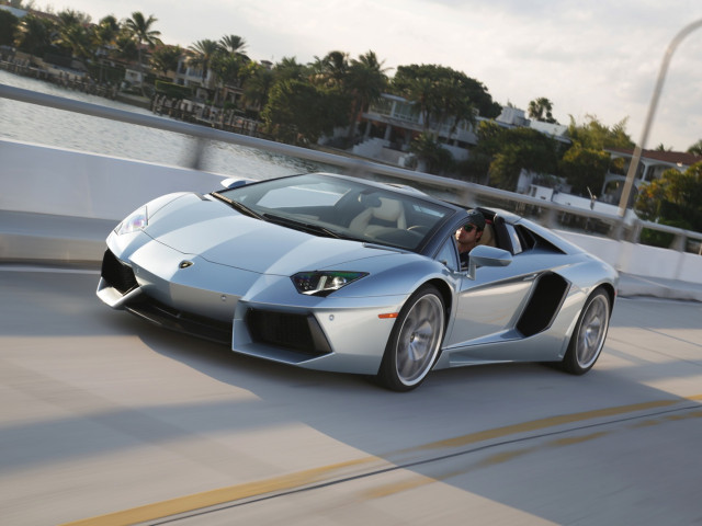 Lamborghini Aventador LP 700-4 Roadster фото