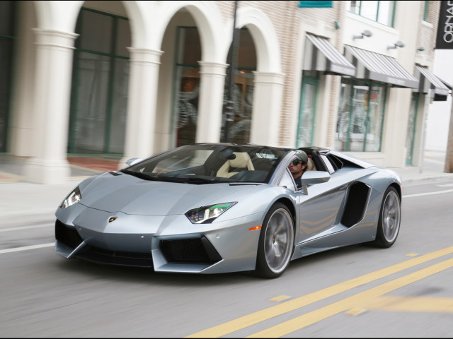 Lamborghini Aventador LP 700-4 Roadster фото