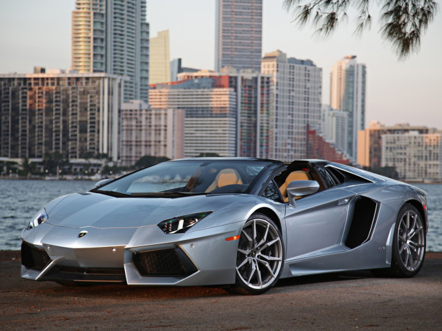 Lamborghini Aventador LP 700-4 Roadster фото