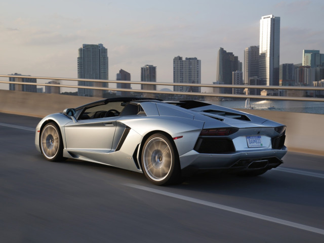 Lamborghini Aventador LP 700-4 Roadster фото