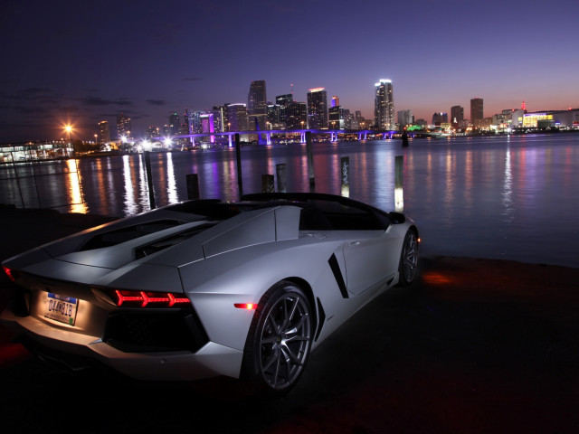 Lamborghini Aventador LP 700-4 Roadster фото