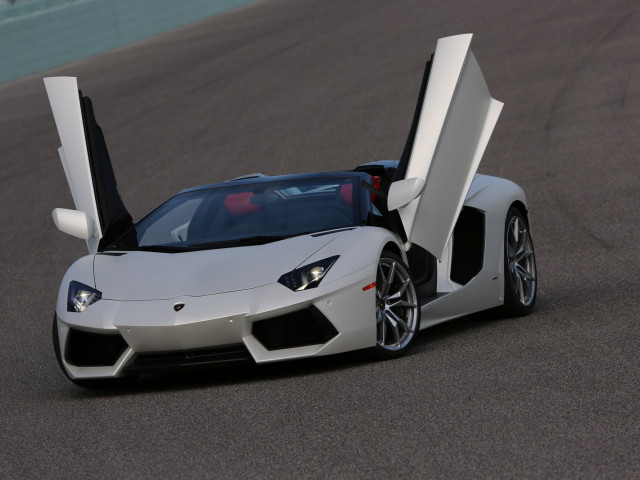 Lamborghini Aventador LP 700-4 Roadster фото