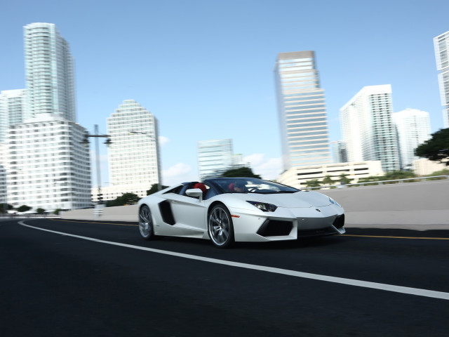 Lamborghini Aventador LP 700-4 Roadster фото