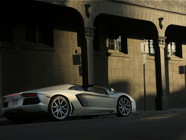 Lamborghini Aventador LP 700-4 Roadster фото