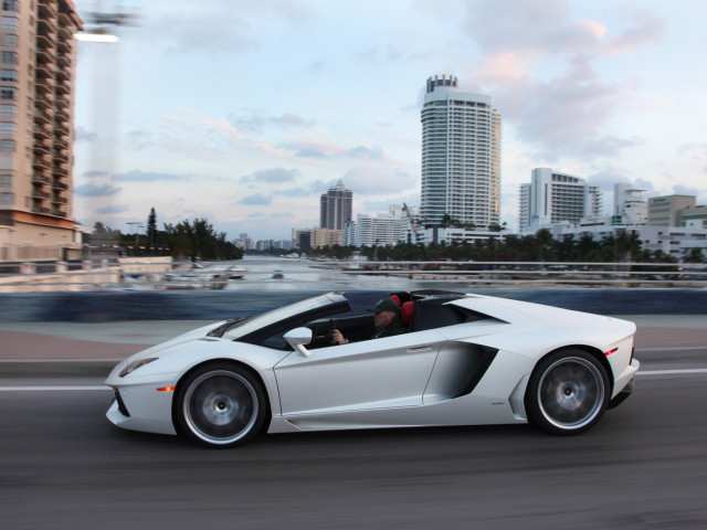 Lamborghini Aventador LP 700-4 Roadster фото