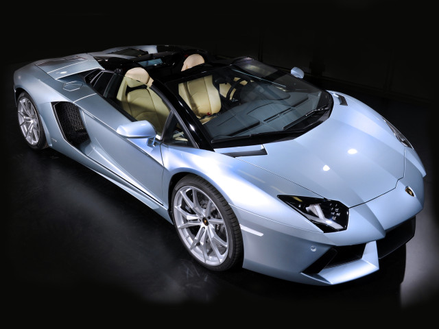 Lamborghini Aventador LP700-4 фото