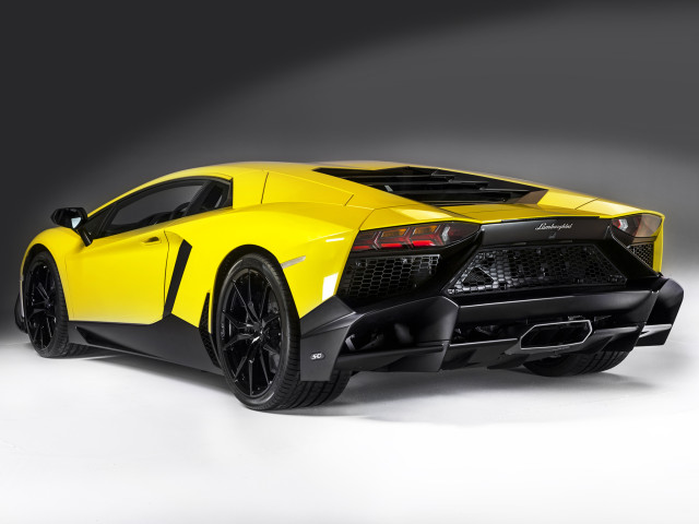 Lamborghini Aventador LP700-4 фото