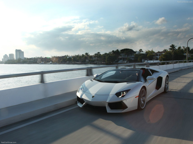 Lamborghini Aventador LP700-4 фото