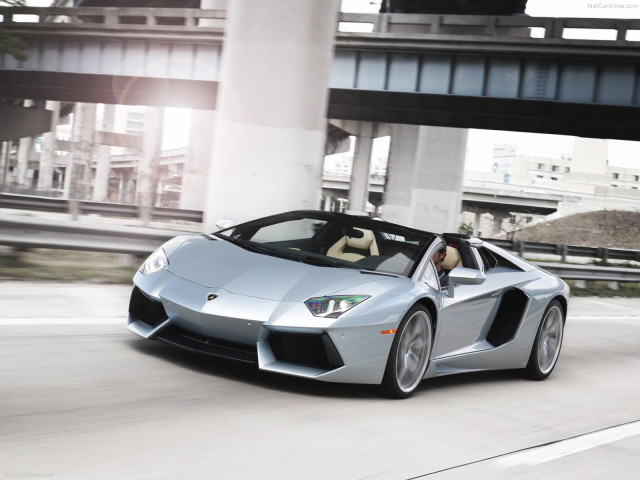 Lamborghini Aventador LP700-4 фото