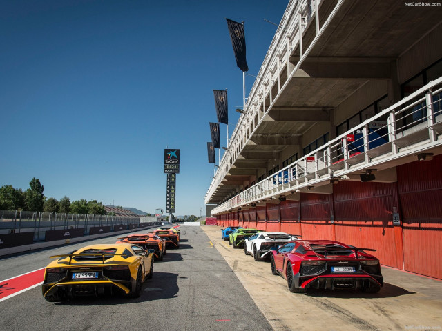 Lamborghini Aventador LP750-4 SV фото