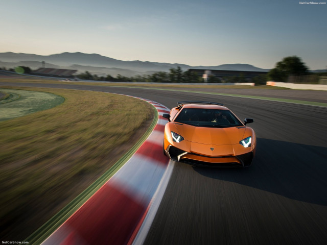 Lamborghini Aventador LP750-4 SV фото