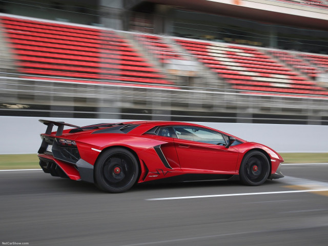 Lamborghini Aventador LP750-4 SV фото