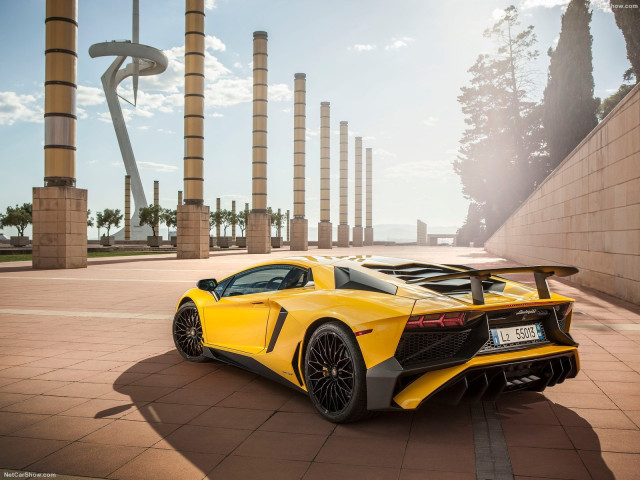 Lamborghini Aventador LP750-4 SV фото