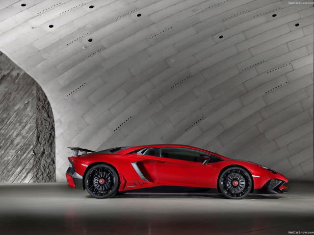 Lamborghini Aventador LP750-4 SV фото