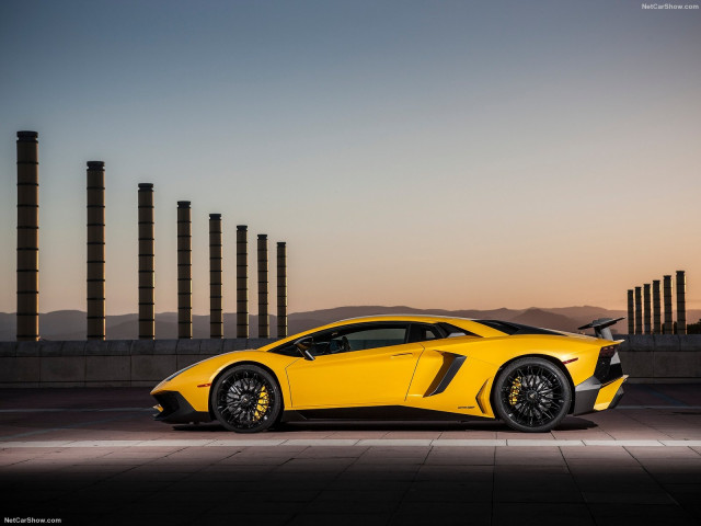 Lamborghini Aventador LP750-4 SV фото