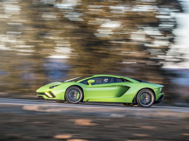 Lamborghini Aventador S фото