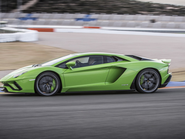 Lamborghini Aventador S фото