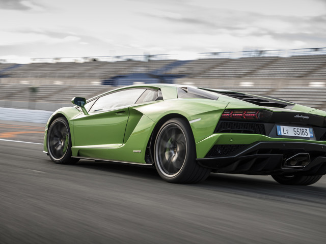 Lamborghini Aventador S фото