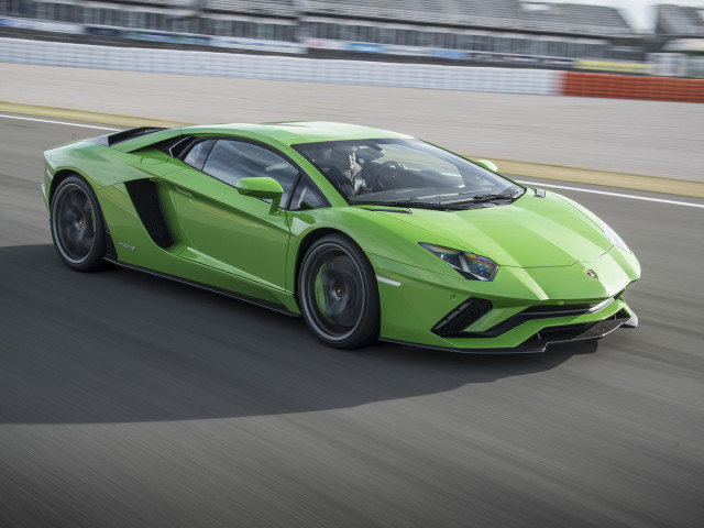 Lamborghini Aventador S фото