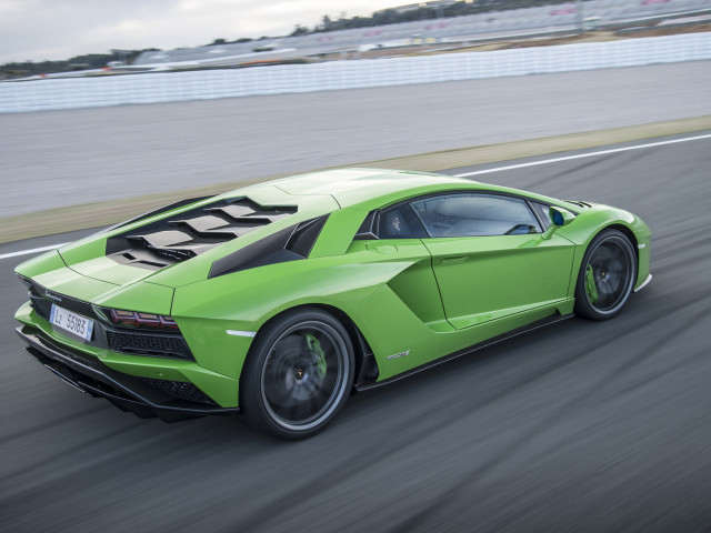 Lamborghini Aventador S фото