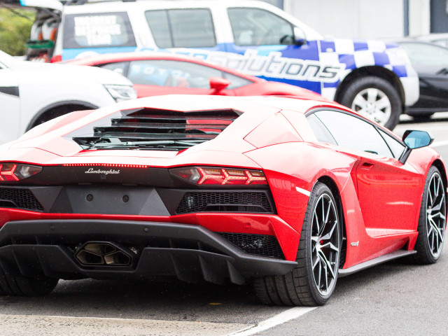 Lamborghini Aventador S фото