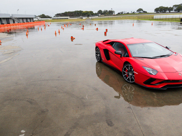 Lamborghini Aventador S фото