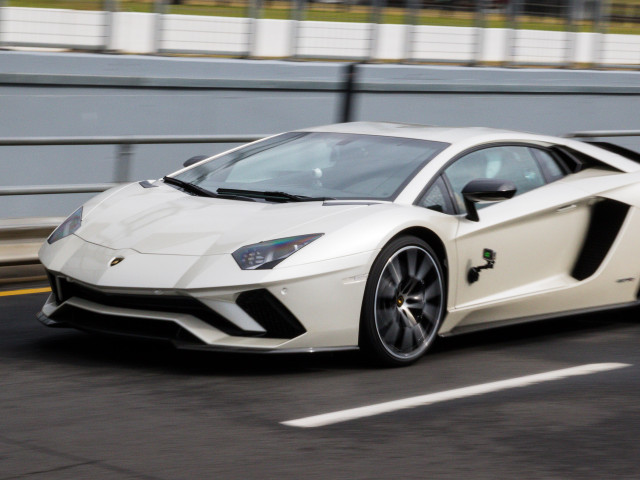 Lamborghini Aventador S фото