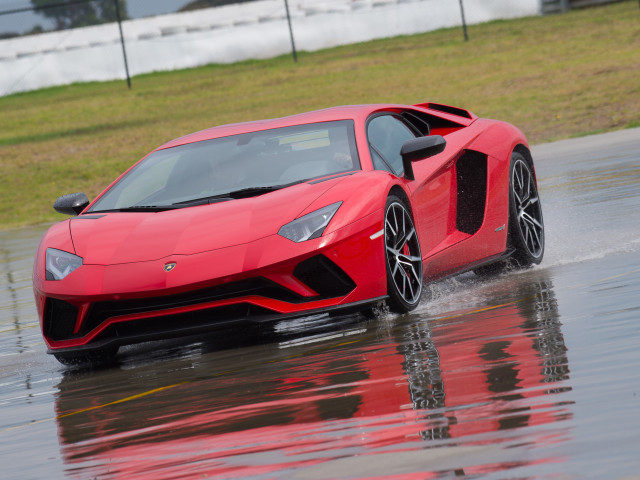 Lamborghini Aventador S фото