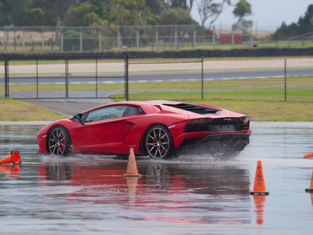 Lamborghini Aventador S фото