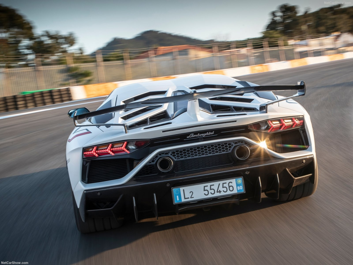 Lamborghini Aventador фото 198424