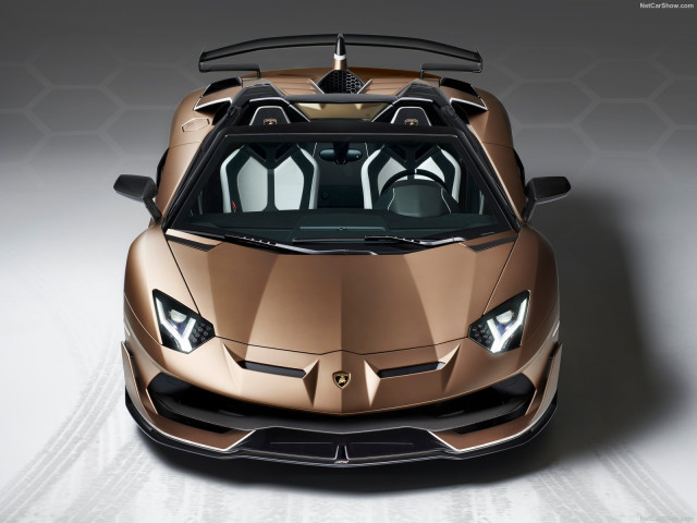 Lamborghini Aventador фото