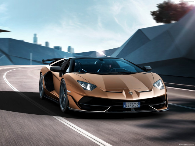 Lamborghini Aventador фото