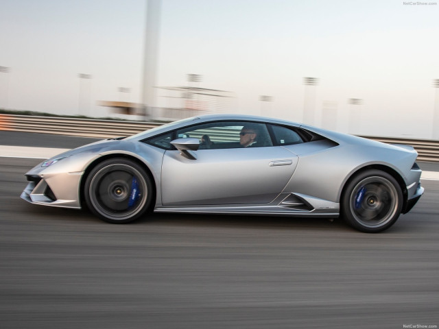 Lamborghini Huracan фото