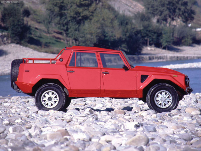 Lamborghini LM фото