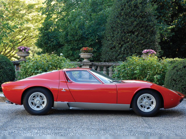 Lamborghini Miura P400 фото