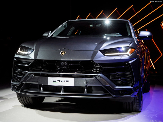 Lamborghini Urus фото