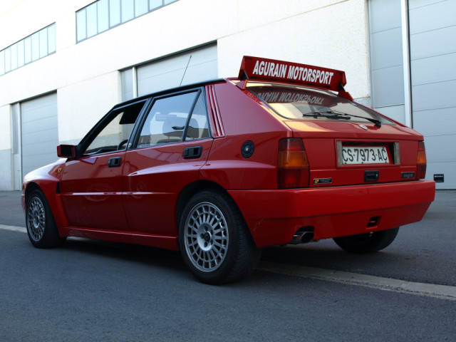 Lancia Delta Integrale фото