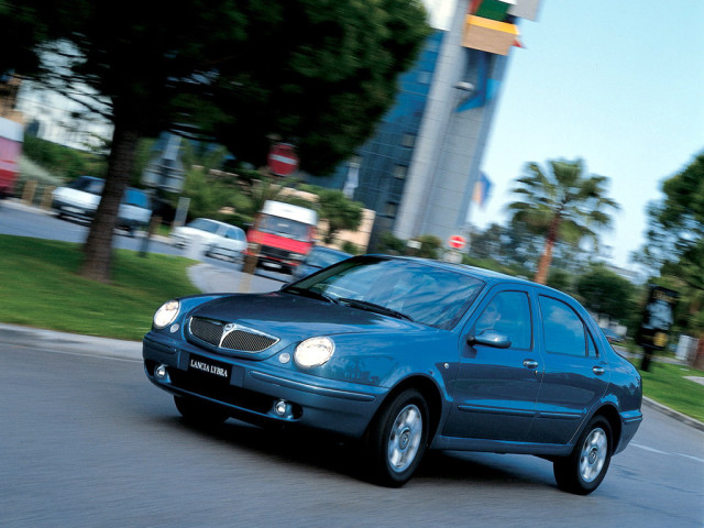 Lancia Lybra фото