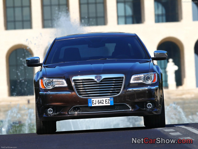 Lancia Thema фото